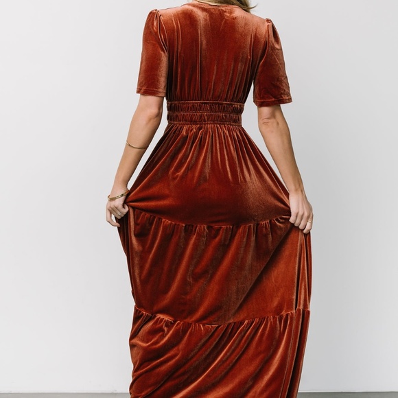 Baltic Born Artemis Velvet Maxi Dress | Dark Spice Size MM - Picture 4 of 5